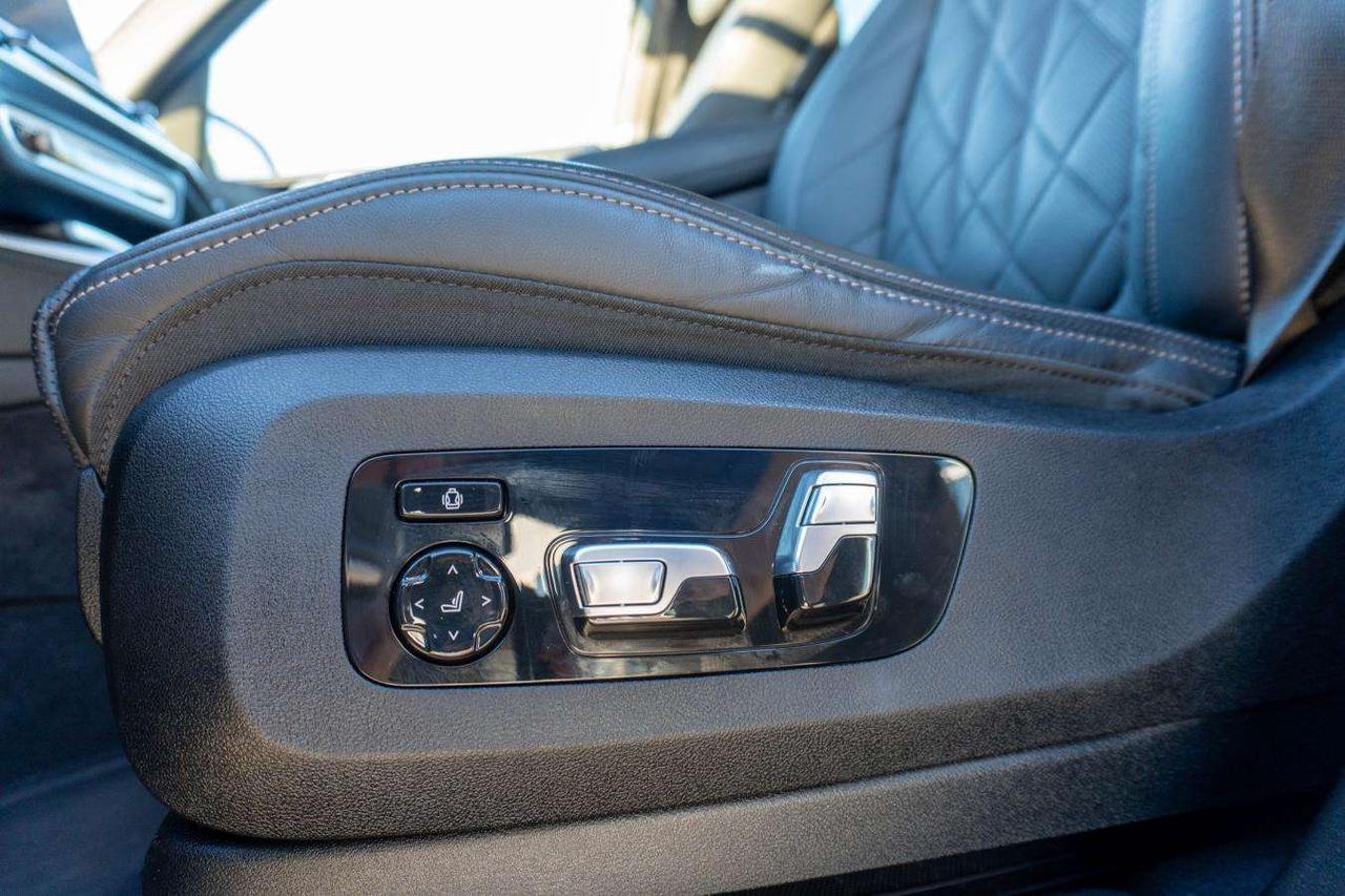 2025 BMW X5 Xdrive40i   PREMIUM ENHANCED PACKAGE   ADVANCED DRIVERS ASSIST   TRAILER TOW HITCH Photo