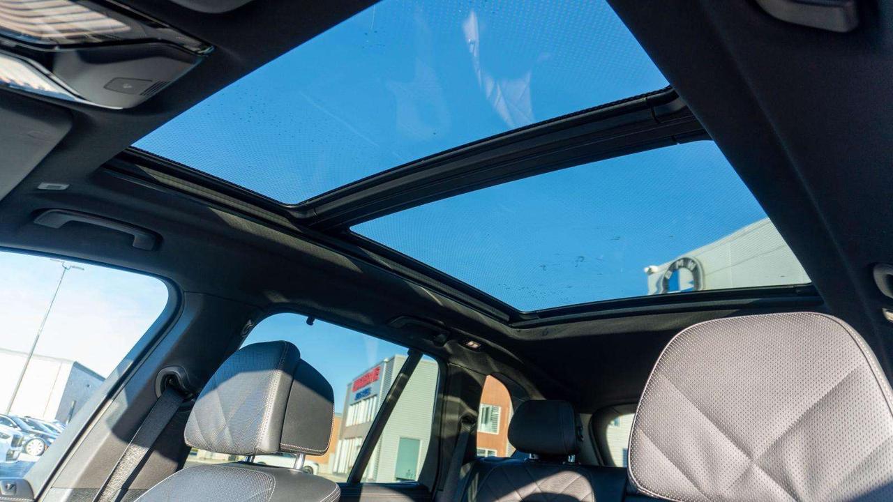 2025 BMW X5 Xdrive40i   PREMIUM ENHANCED PACKAGE   ADVANCED DRIVERS ASSIST   TRAILER TOW HITCH Photo