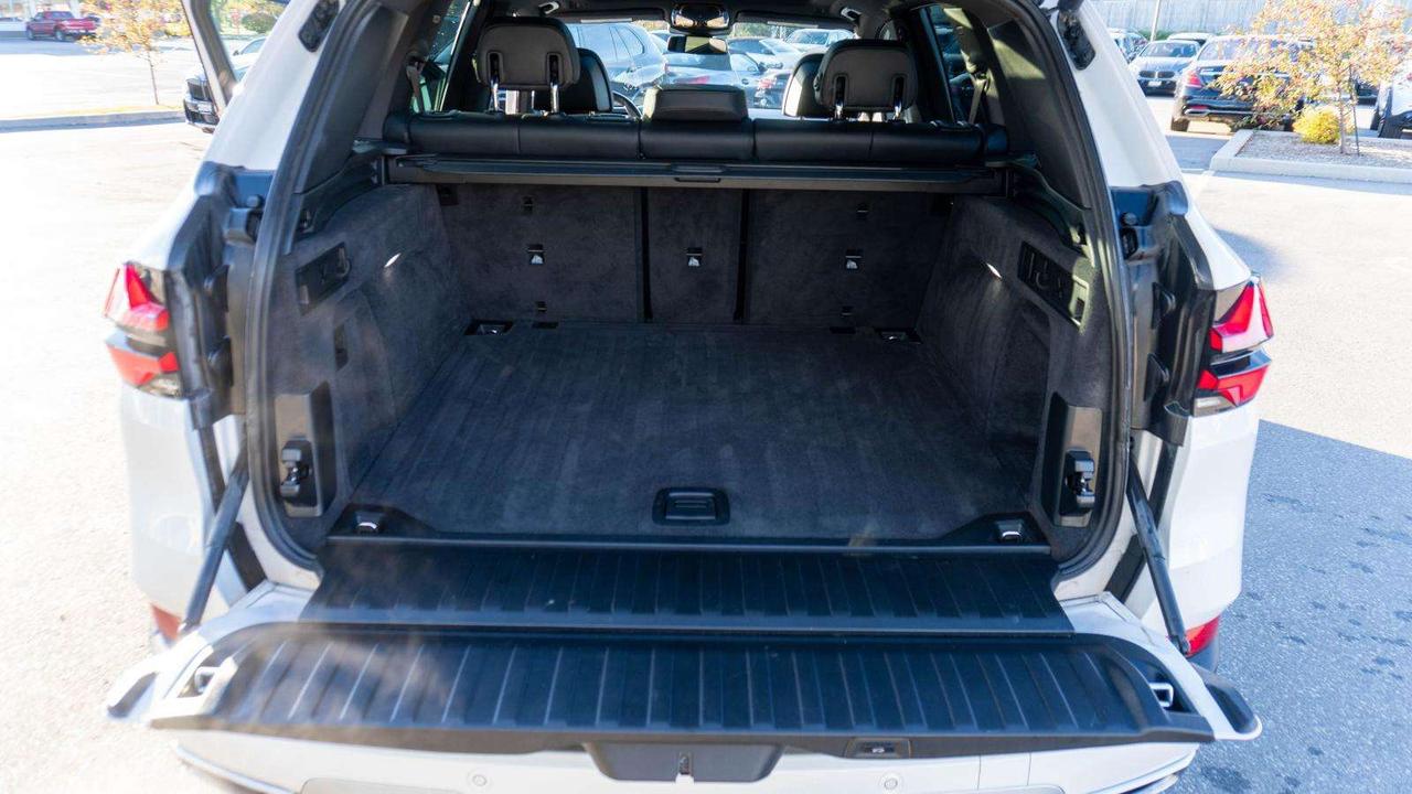2025 BMW X5 Xdrive40i   PREMIUM ENHANCED PACKAGE   ADVANCED DRIVERS ASSIST   TRAILER TOW HITCH Photo
