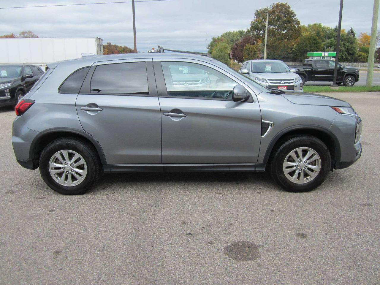 2024 Mitsubishi RVR SE AWC NO ACCIDENTS! 1 PRICE ONLY! NO ADMIN FEES! Photo4