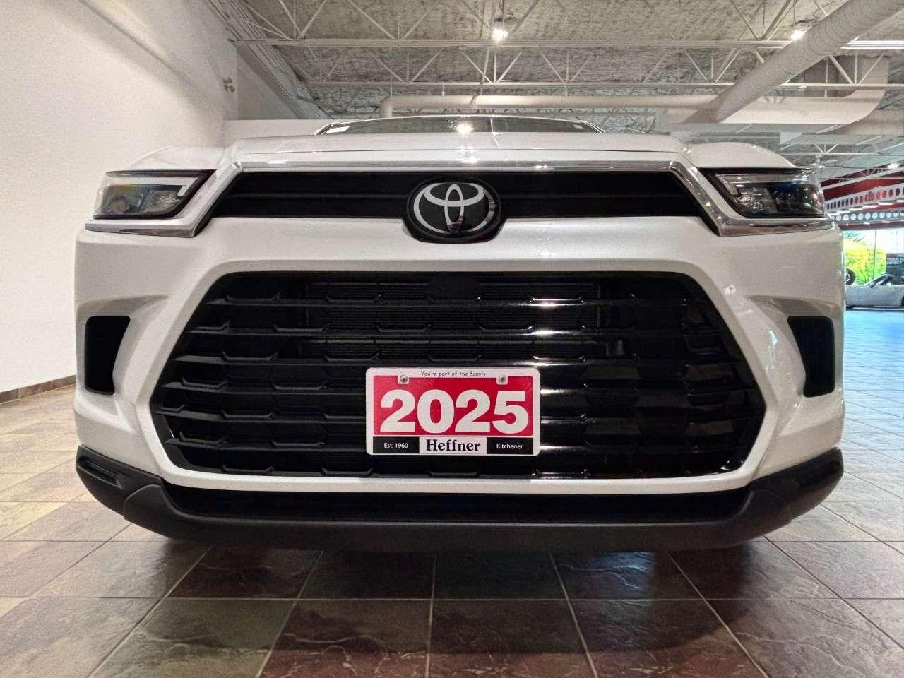 2025 Toyota Grand Highlander Hybrid XLE AWD Photo