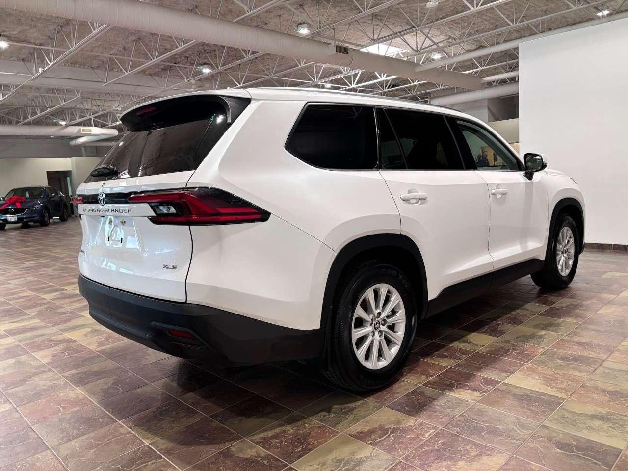 2025 Toyota Grand Highlander Hybrid XLE AWD Photo