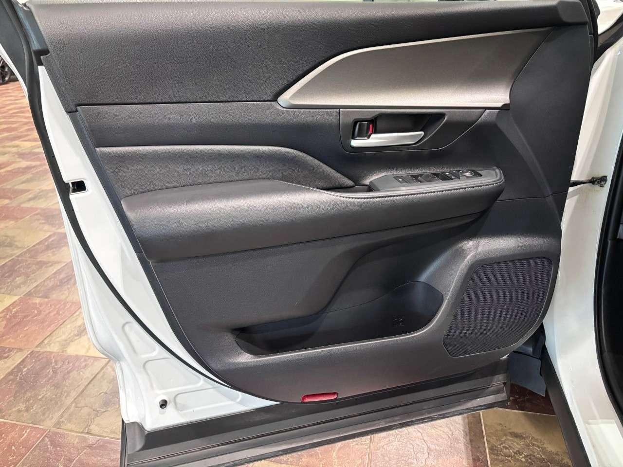 2025 Toyota Grand Highlander Hybrid XLE AWD Photo