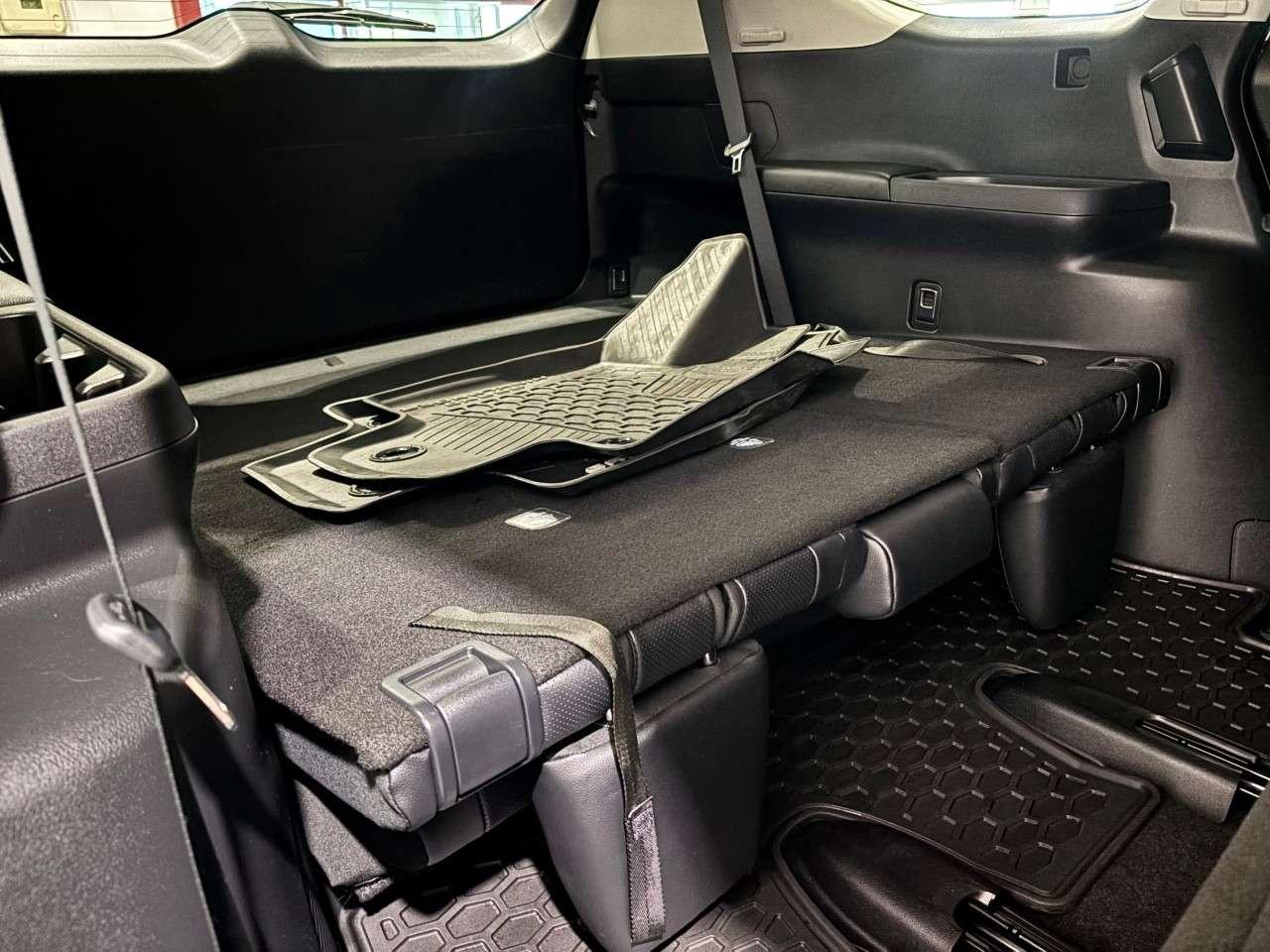 2025 Toyota Grand Highlander Hybrid XLE AWD Photo