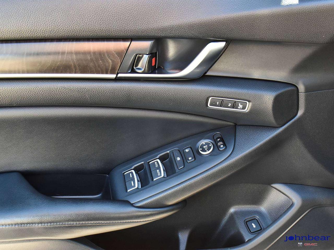 2018 Honda Accord LEATHER   REMOTE START   NAVIGATION   AFTERMARKET Photo