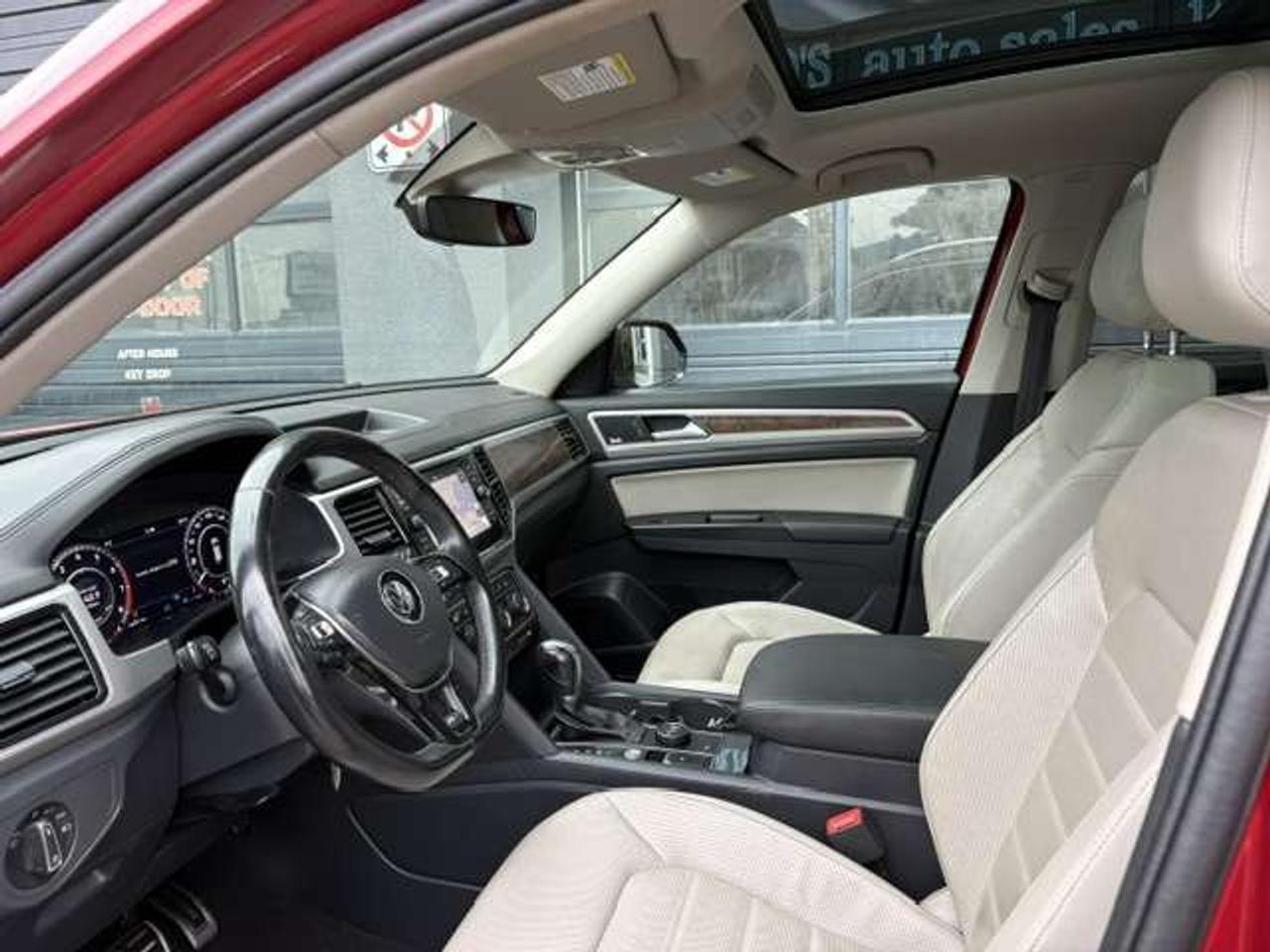 2019 Volkswagen Atlas Execline, R-LINE PKG, FULLY LOADED, NICE MACHINE!! Photo
