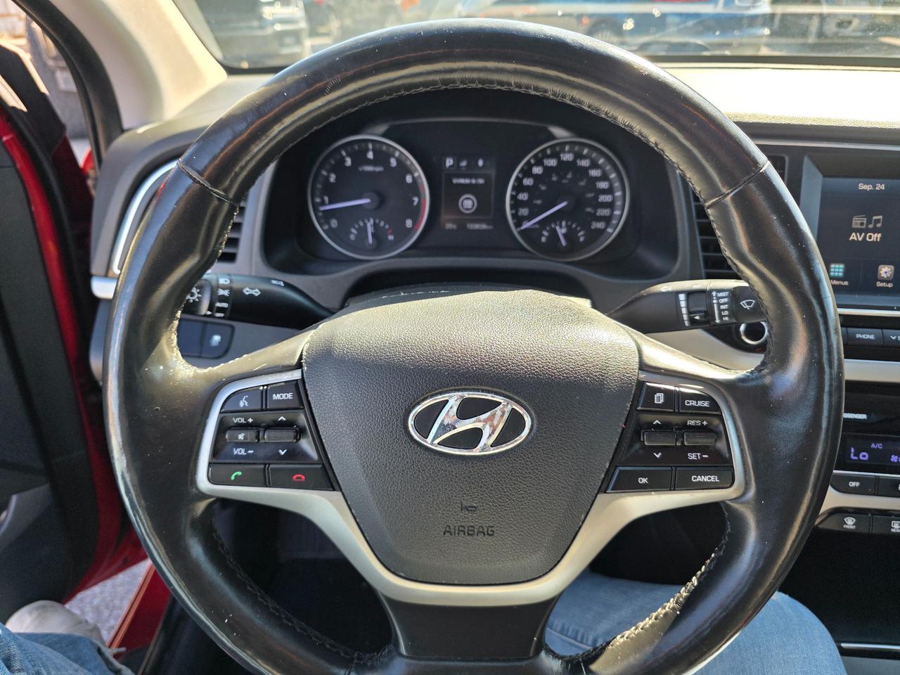 2017 Hyundai Elantra GLS (A6) 4dr Sedan Photo