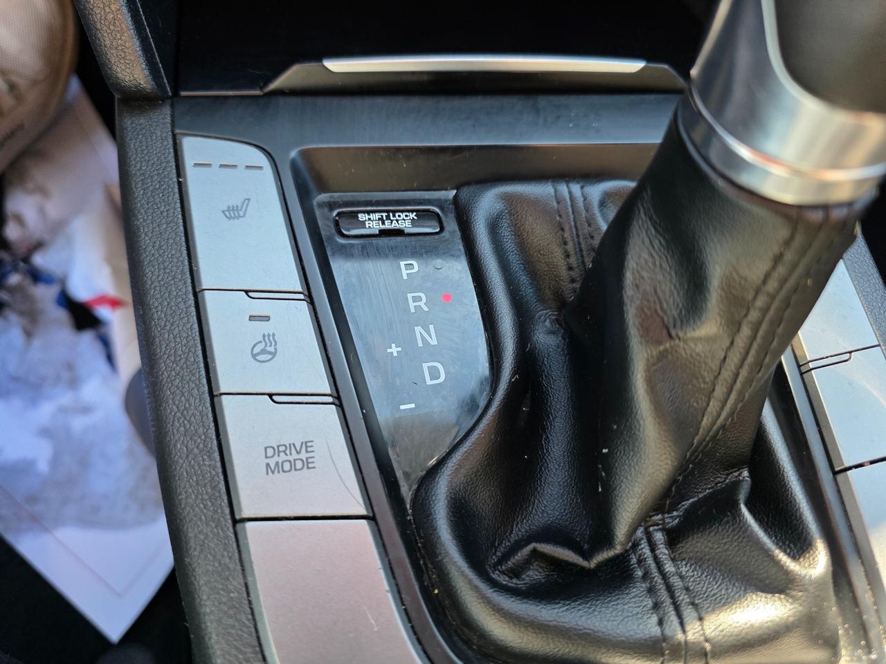 2017 Hyundai Elantra GLS (A6) 4dr Sedan Photo