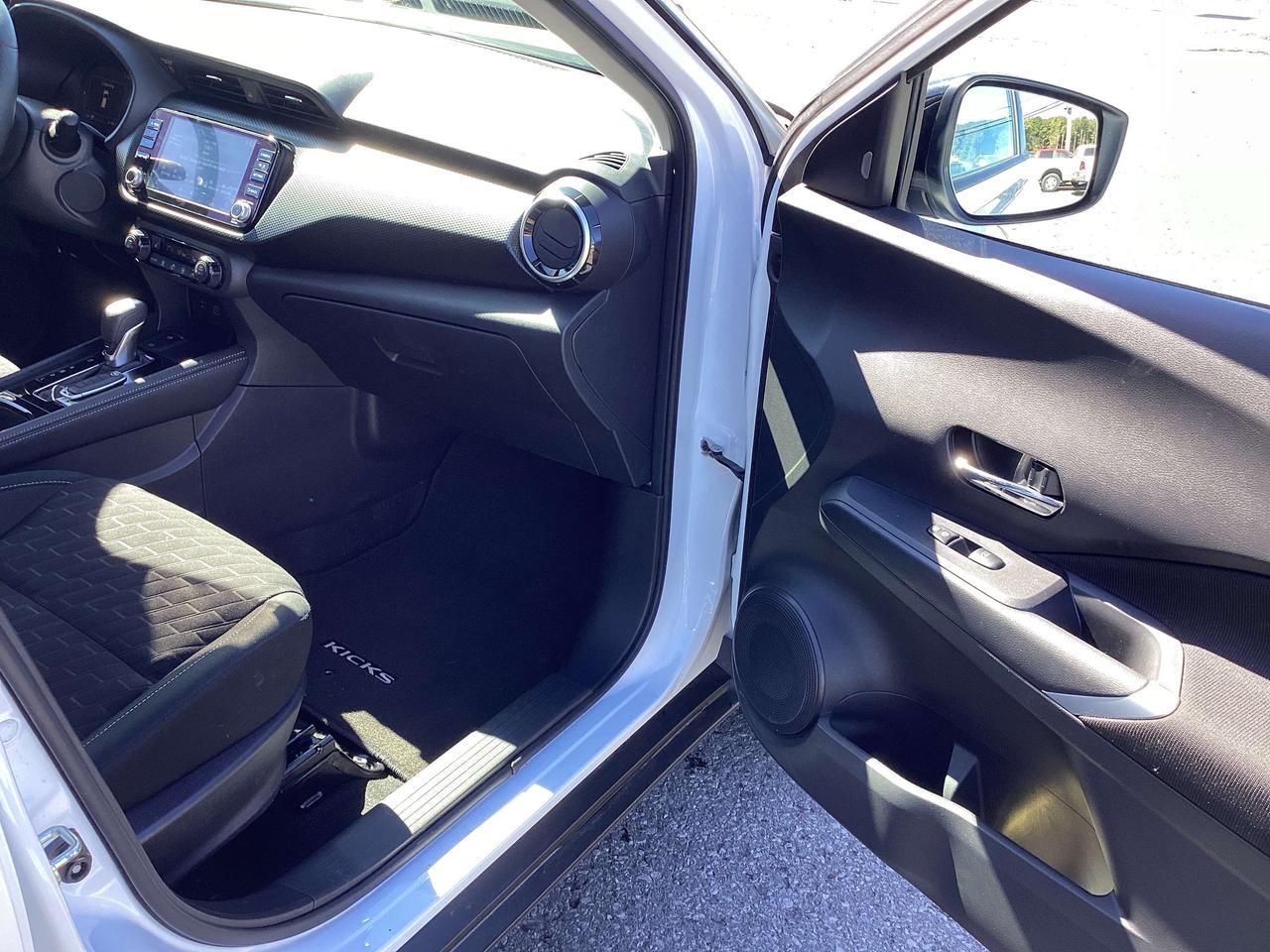 2024 Nissan Kicks SV Photo