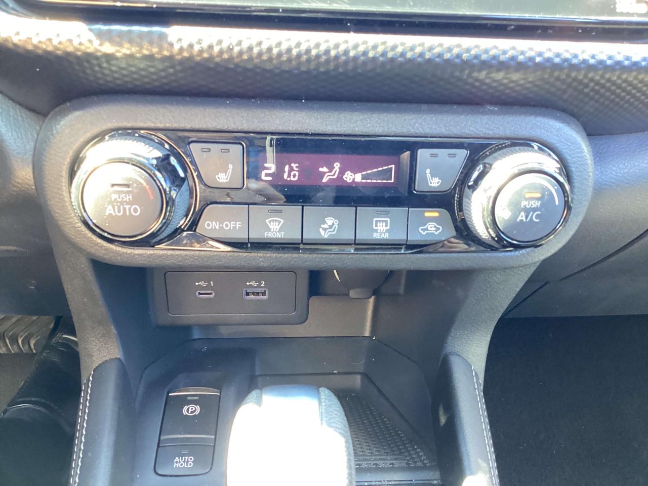 2024 Nissan Kicks SV Photo