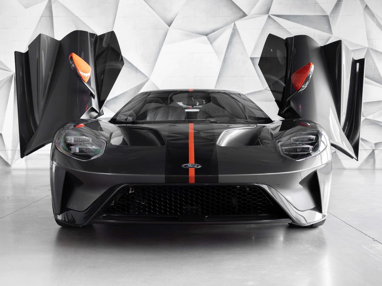 2019 Ford GT Carbon Series 1 of 50   PRICED IN USD Photo2