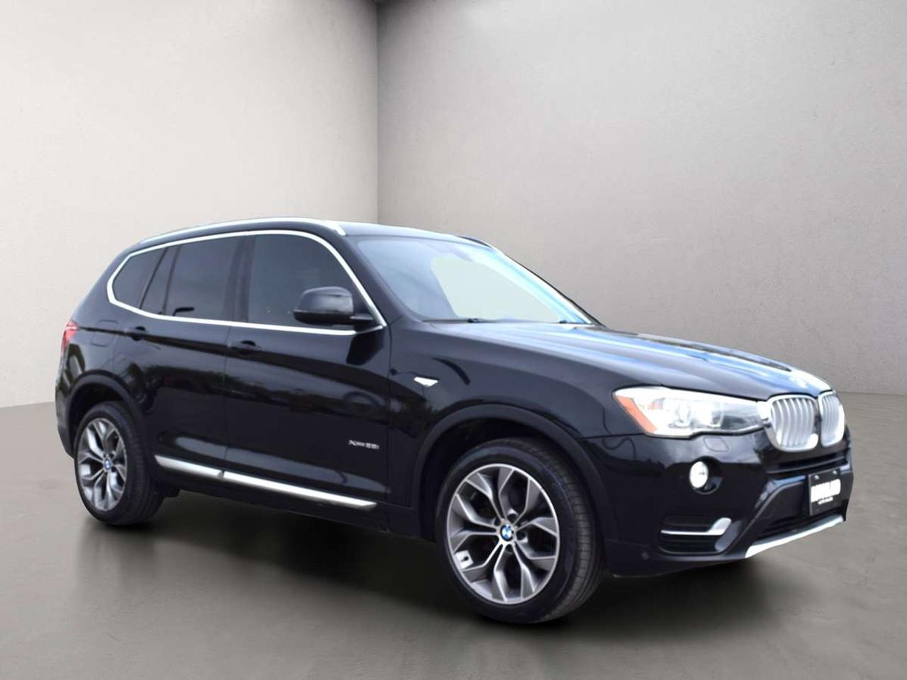 2015 BMW X3 xDrive28i Navi Panoramic Sunroof Photo2