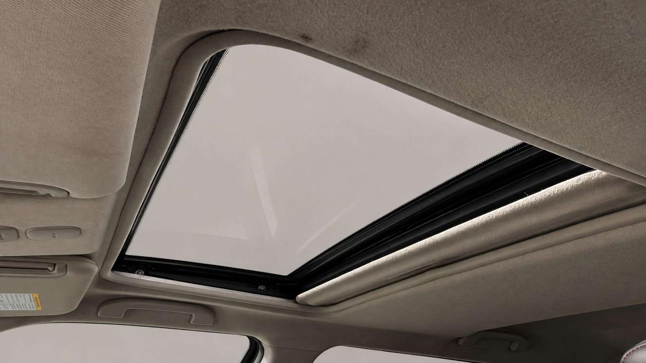 2016 Nissan Juke SL   Certified   No Accident   Sunroof   Leather Photo