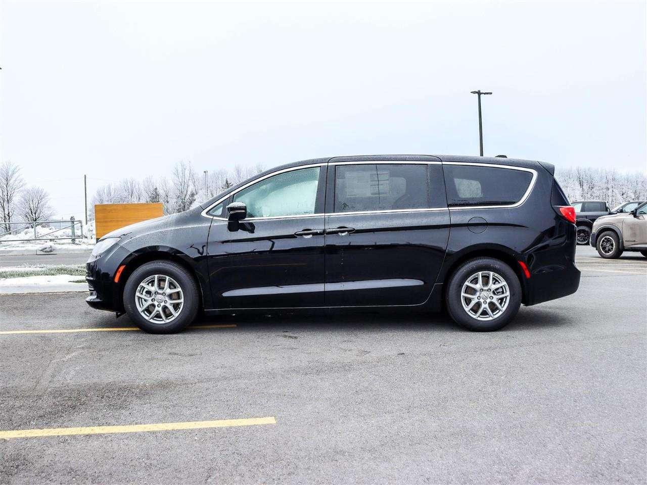 2026 Chrysler Grand Caravan SXT Photo