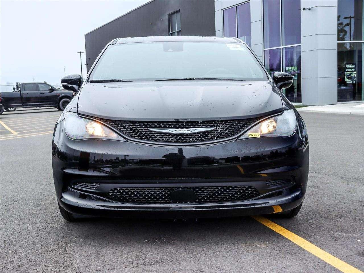 2026 Chrysler Grand Caravan SXT Photo1