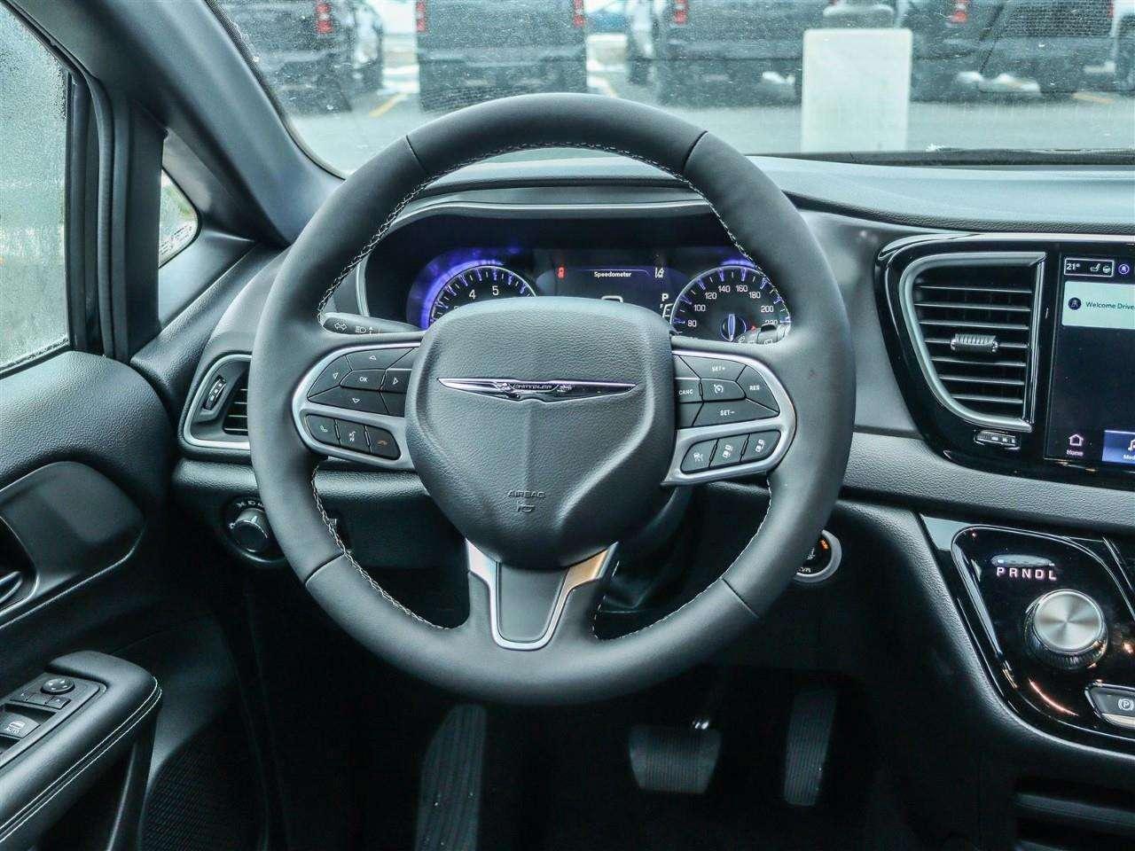 2026 Chrysler Grand Caravan SXT Photo