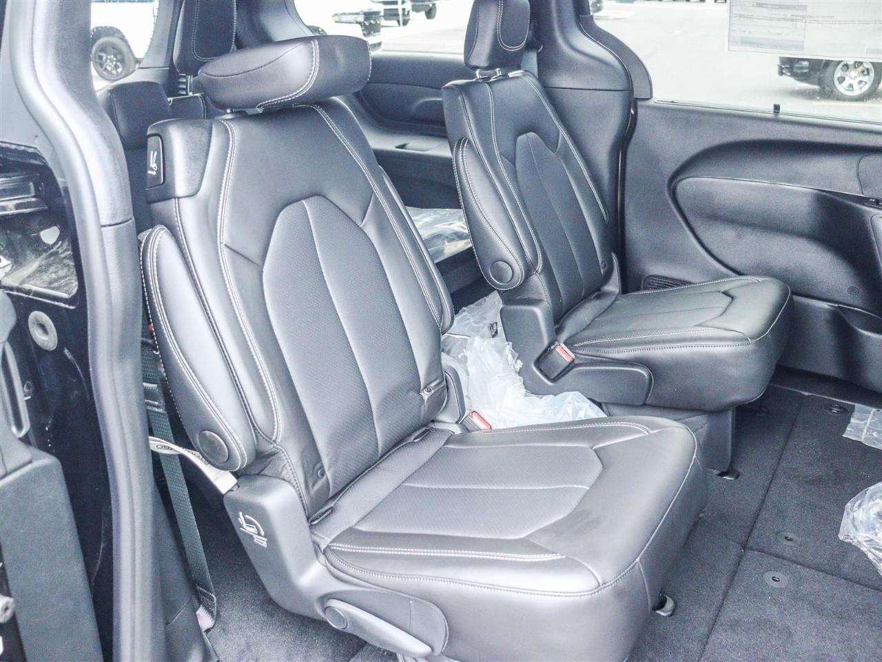 2026 Chrysler Grand Caravan SXT Photo