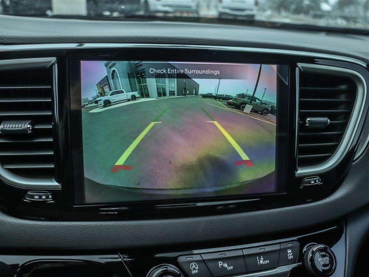 2026 Chrysler Grand Caravan SXT Photo