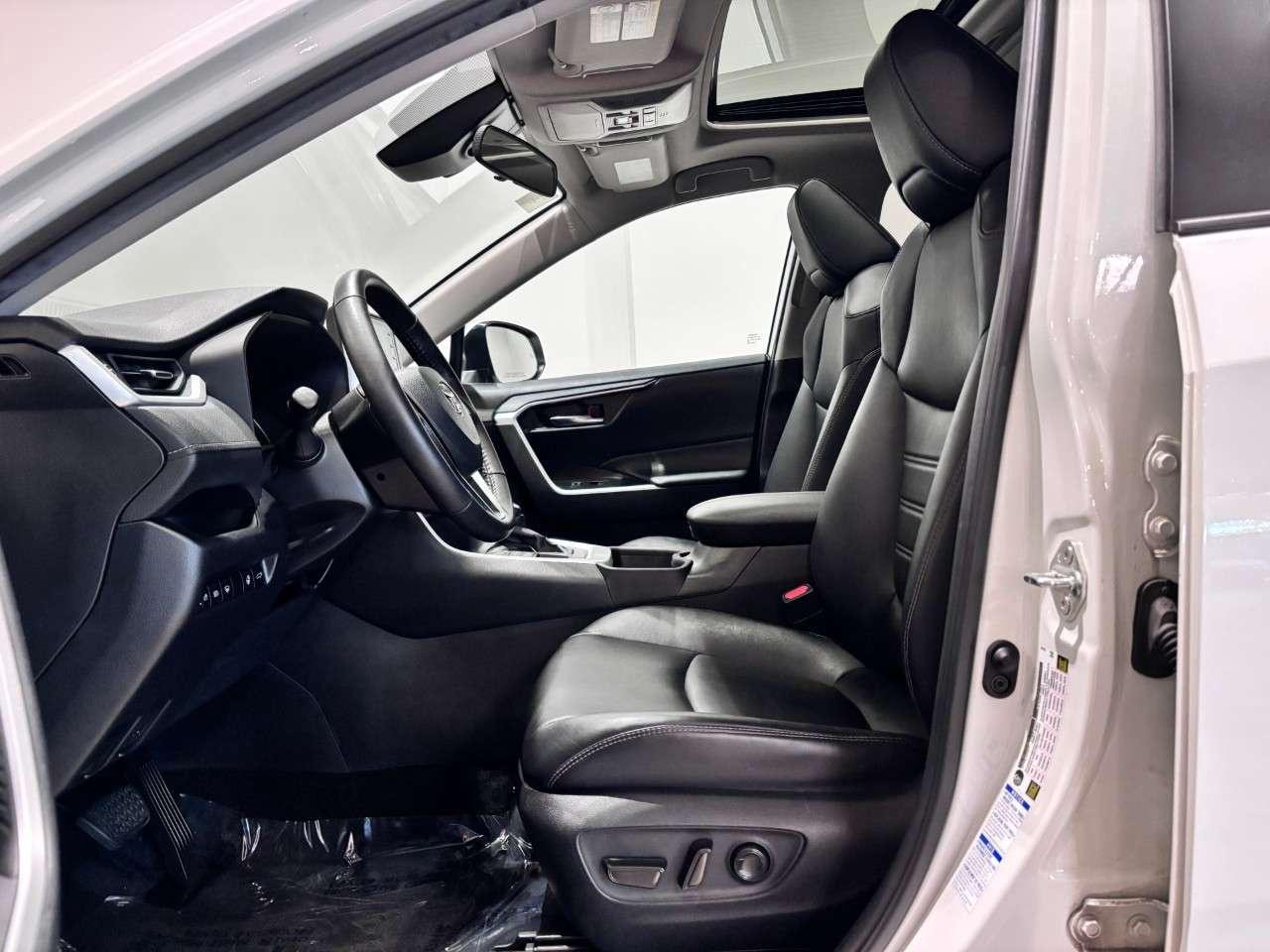 2021 Toyota RAV4 XLE AWD Photo