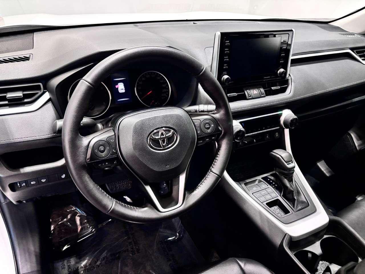2021 Toyota RAV4 XLE AWD Photo