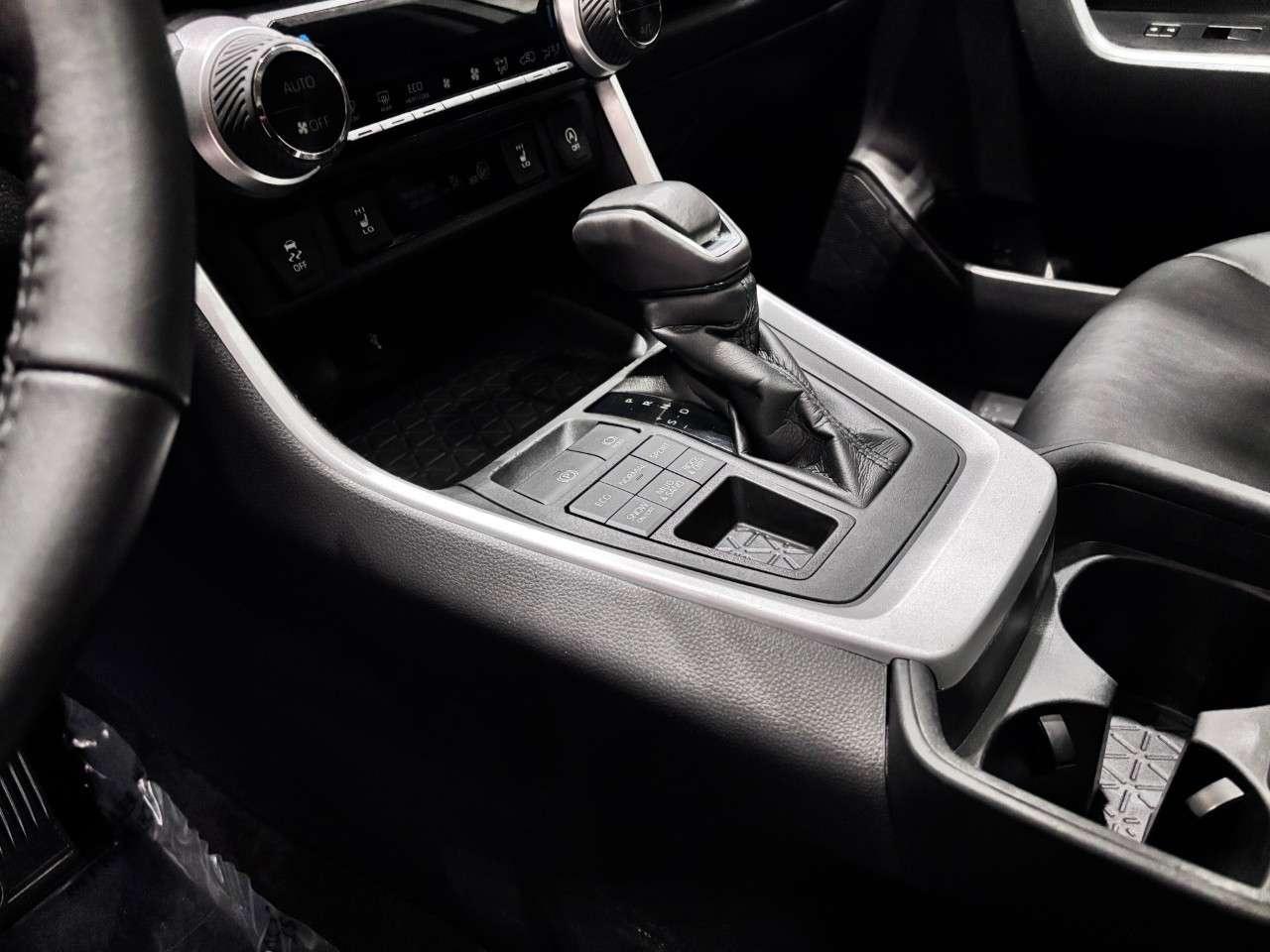 2021 Toyota RAV4 XLE AWD Photo