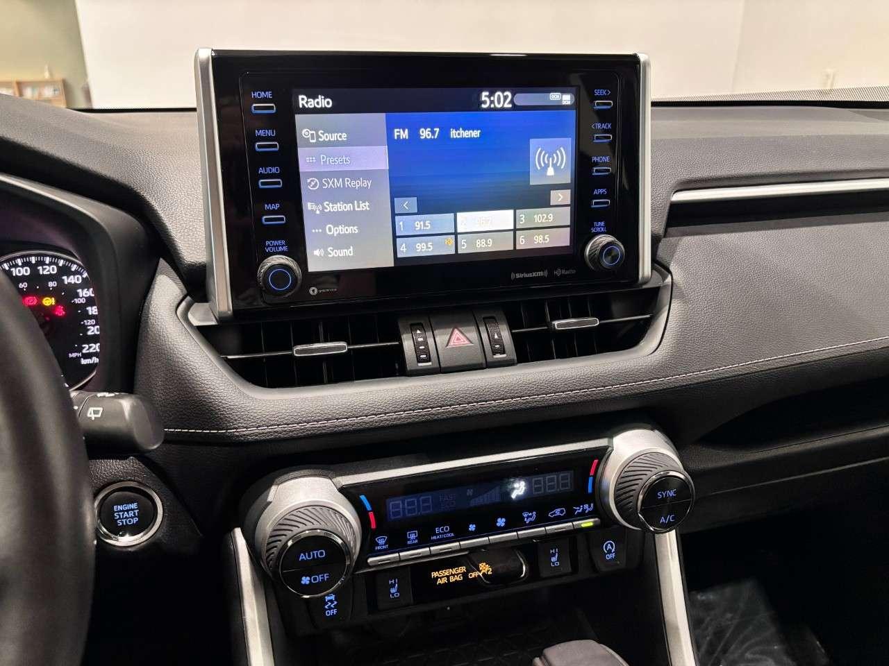 2021 Toyota RAV4 XLE AWD Photo