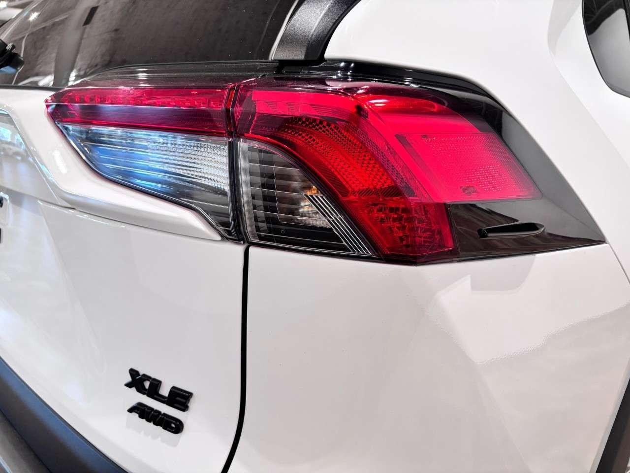 2021 Toyota RAV4 XLE AWD Photo