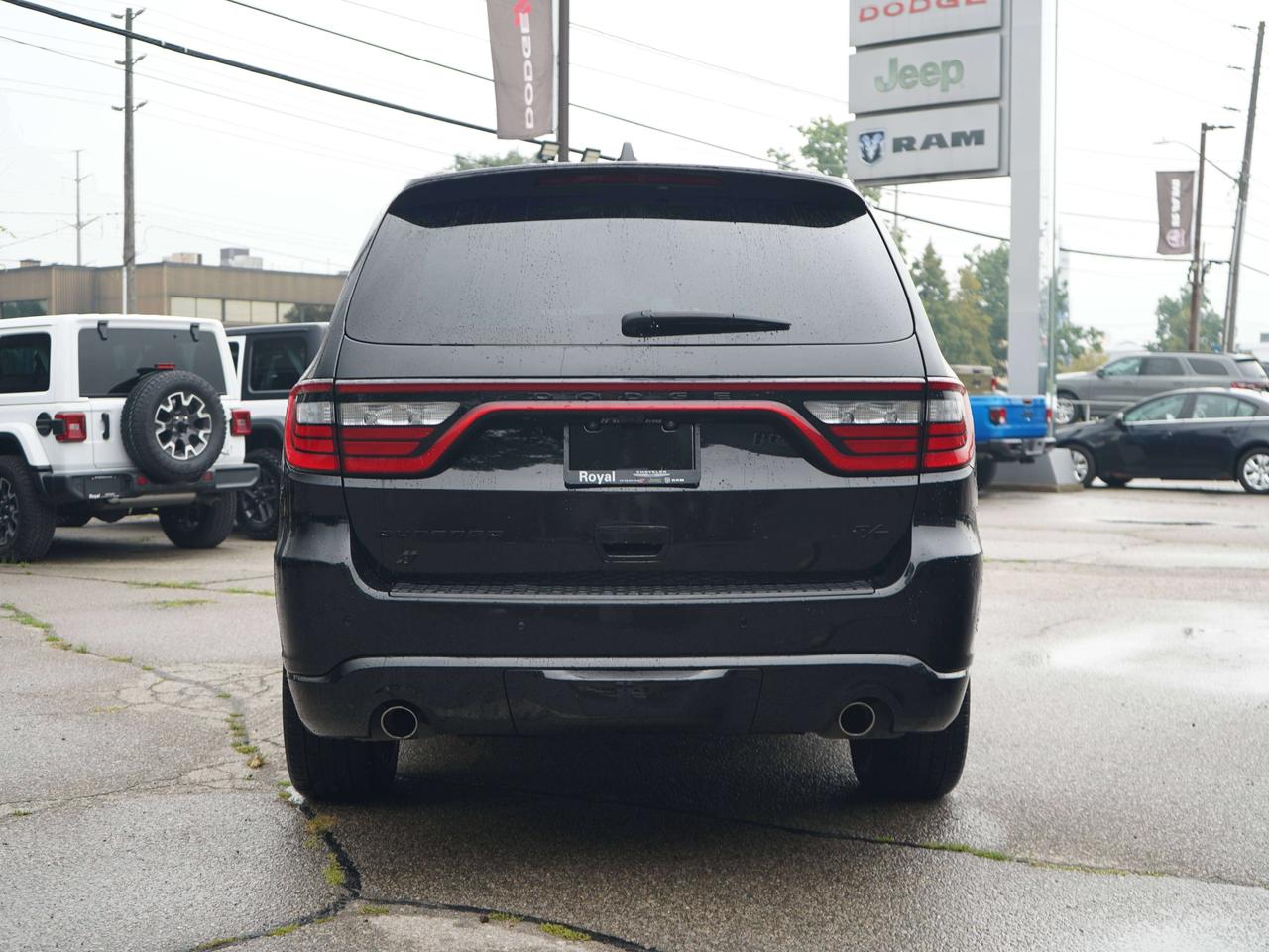 2024 Dodge Durango R/T PLUS, 5.7 HEMI V8, CARPLAY Photo