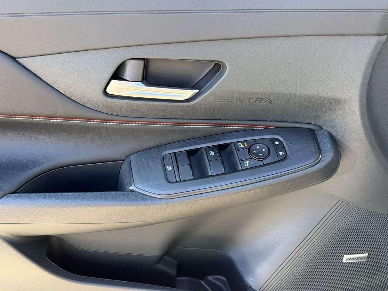 2026 Nissan Sentra SR ONE OWNER   NO ACCIDENTS   LOW KMS   SPORT DRIVE MODE   BOSE SPKR   KEYLESS ENTRY   PUSH BUTTON STR Photo