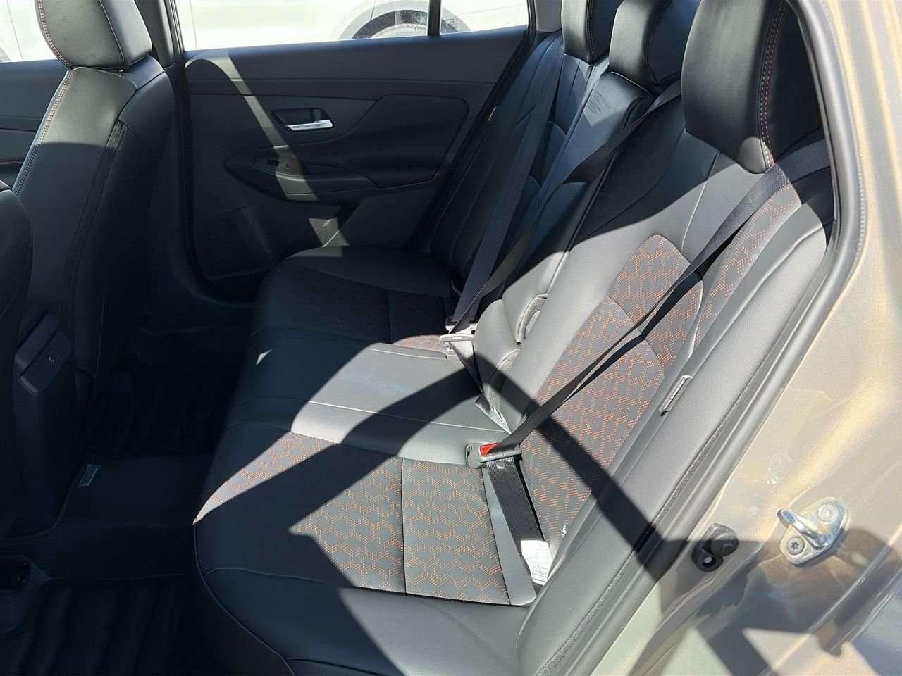 2026 Nissan Sentra SR ONE OWNER   NO ACCIDENTS   LOW KMS   SPORT DRIVE MODE   BOSE SPKR   KEYLESS ENTRY   PUSH BUTTON STR Photo