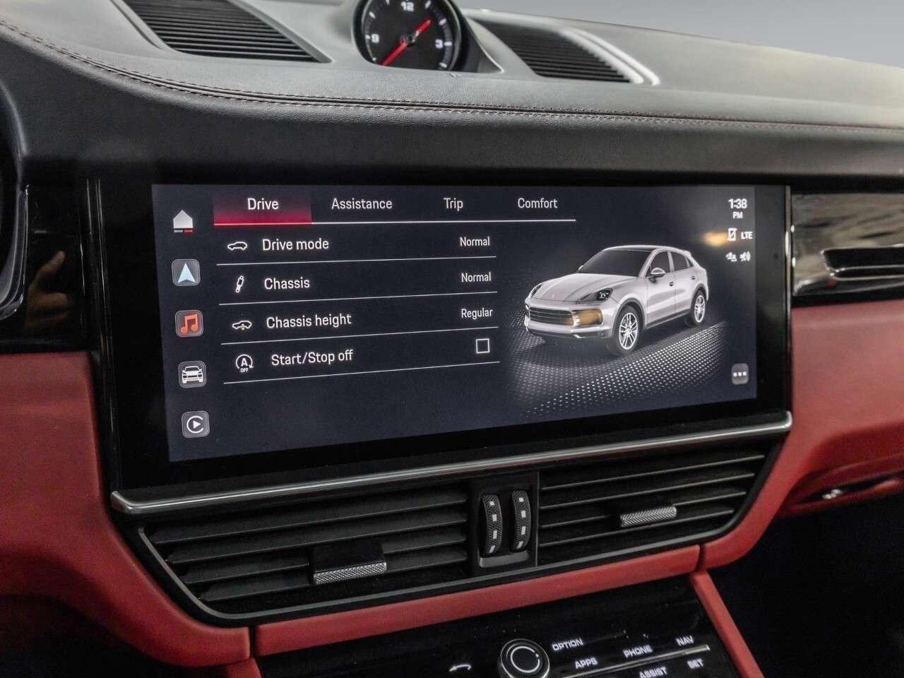 2023 Porsche Cayenne Coupe Platinum Edition Photo