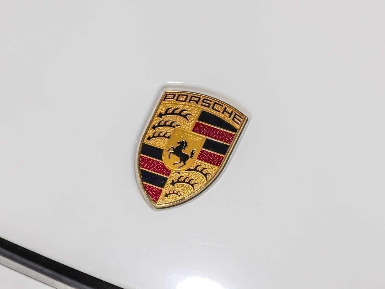 2023 Porsche Cayenne Coupe Platinum Edition Photo