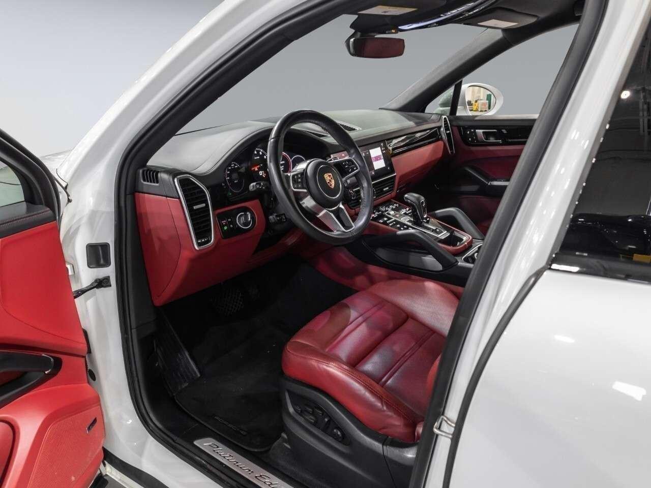 2023 Porsche Cayenne Coupe Platinum Edition Photo