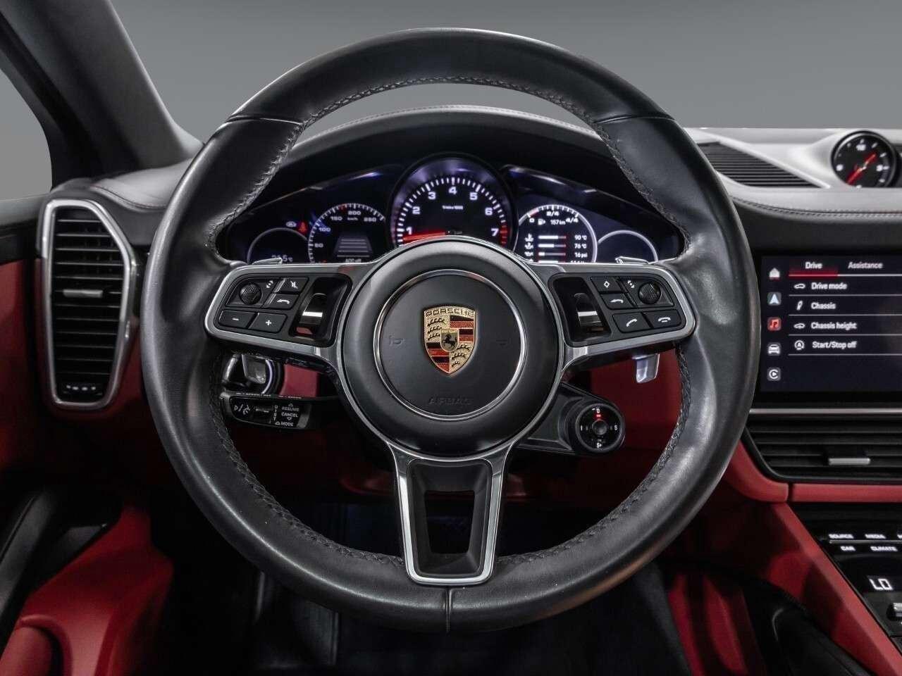 2023 Porsche Cayenne Coupe Platinum Edition Photo