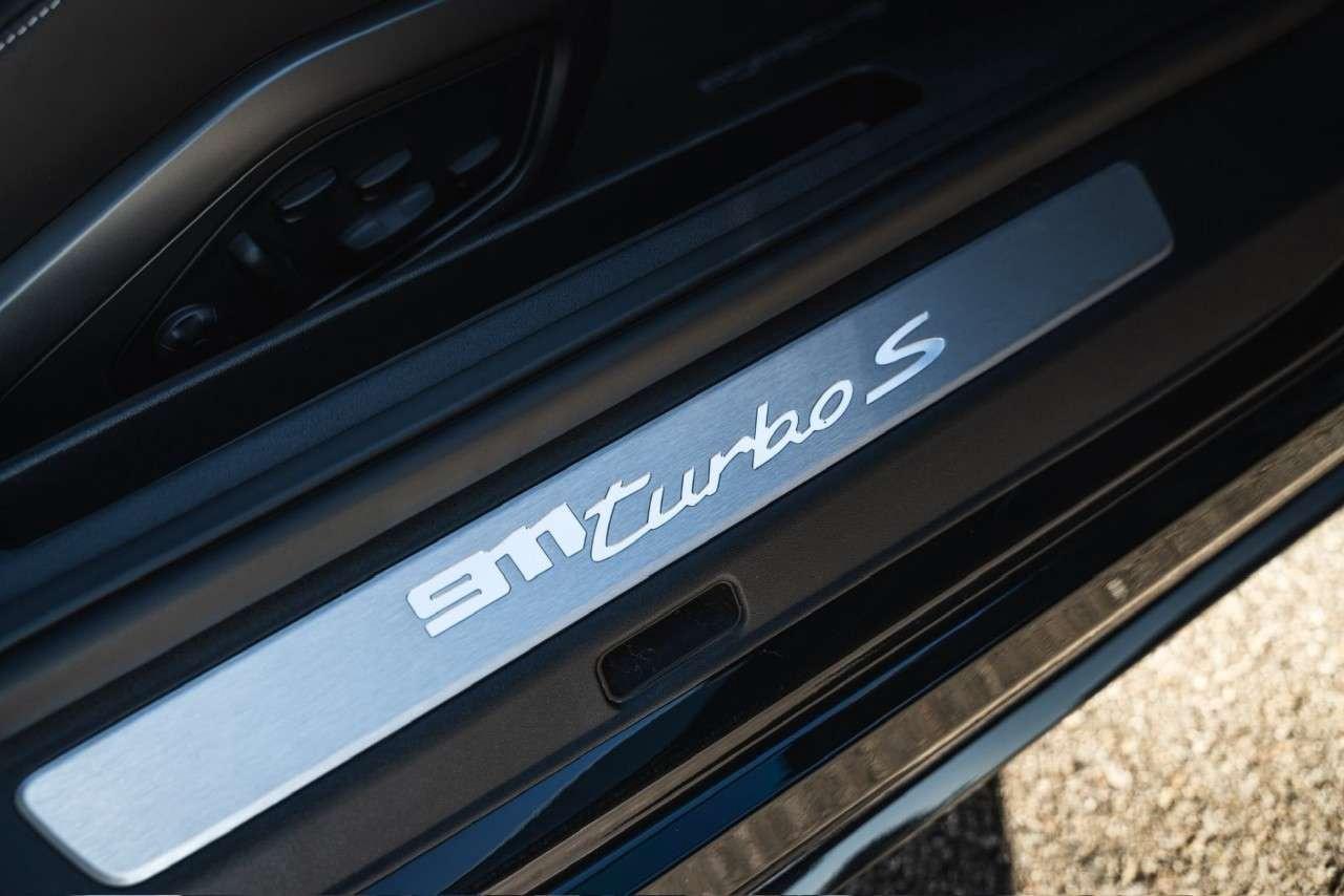 2024 Porsche 911 Turbo S Coupe Photo