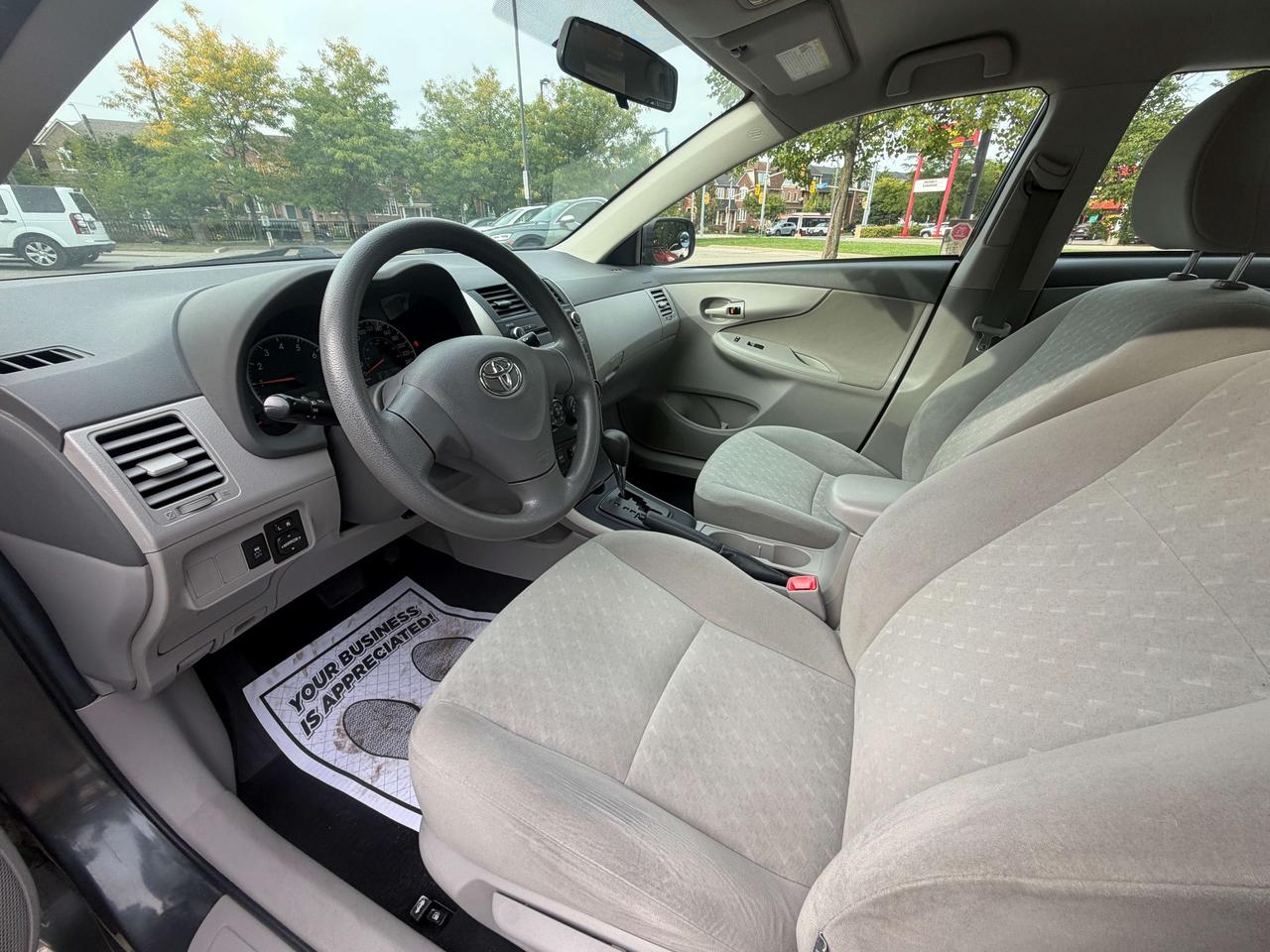 2010 Toyota Corolla CE / 128262 KMS !!!! TOYOTA SERVICED !!! MINT Photo