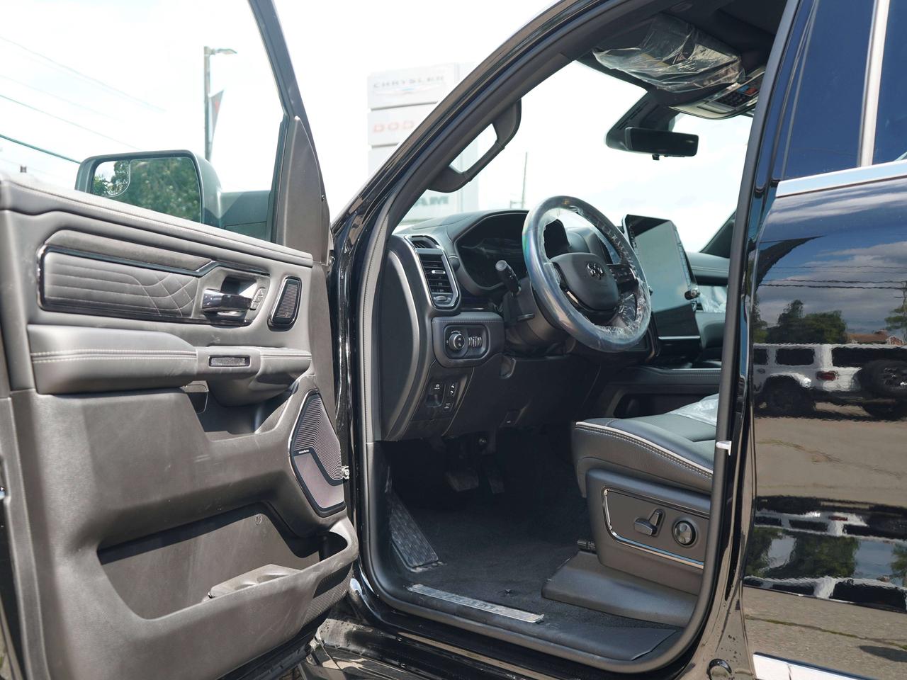 2026 RAM 1500 LIMITED LEVEL, EQUIPMENT, DUAL SUNROOF Photo