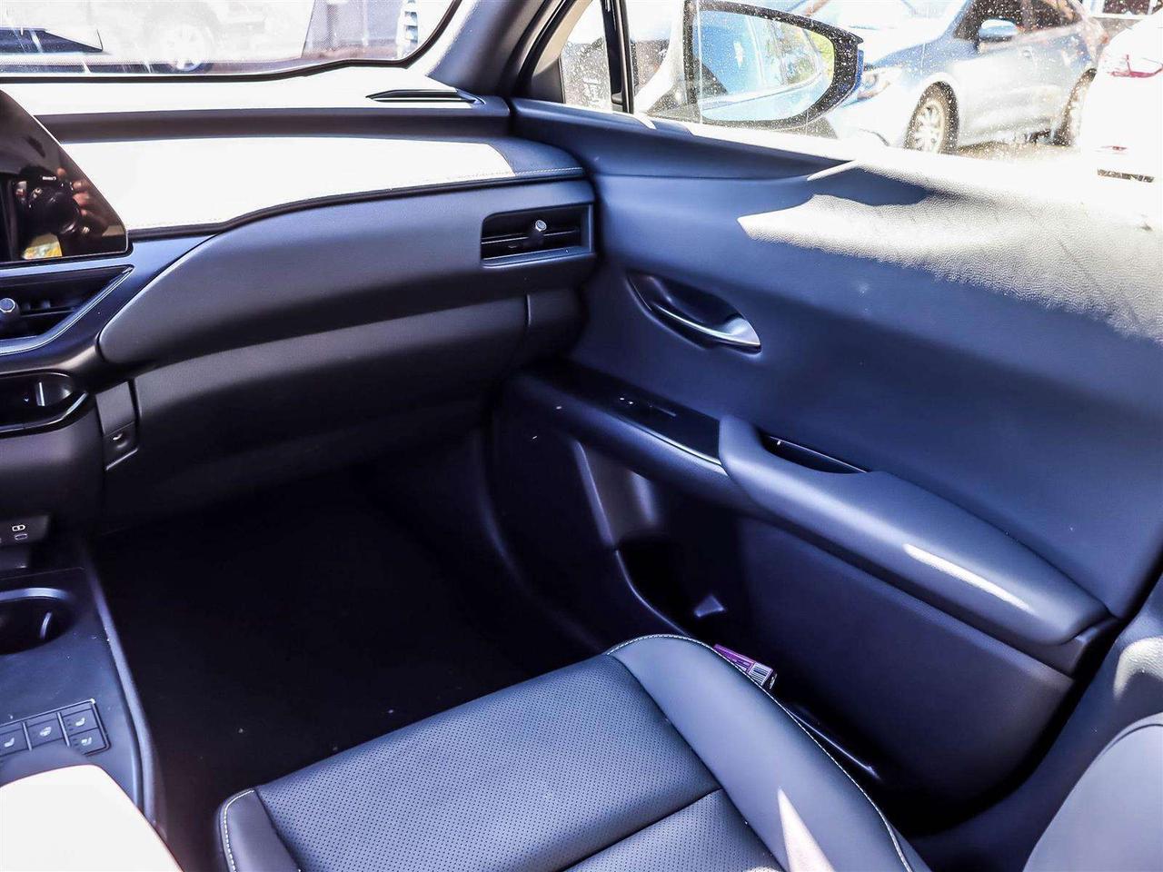 2025 Lexus UX UX 300H HYBRID AWD ADAPTIVE CRUISE POWER SEATS Photo