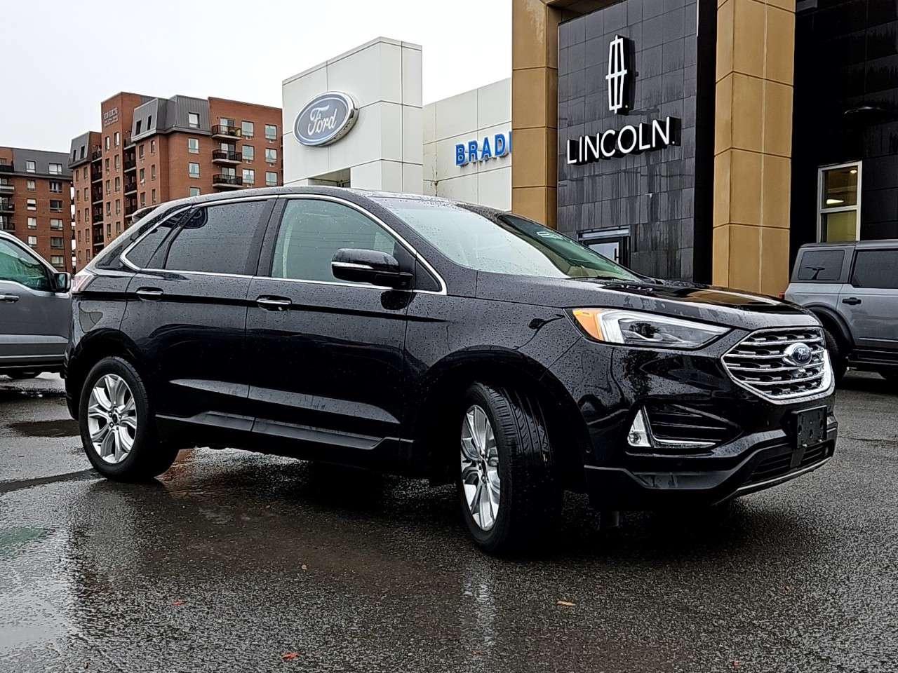 2020 Ford Edge TITANIUM    LOW KM!   MOONROOF    AWD   NAV Photo3