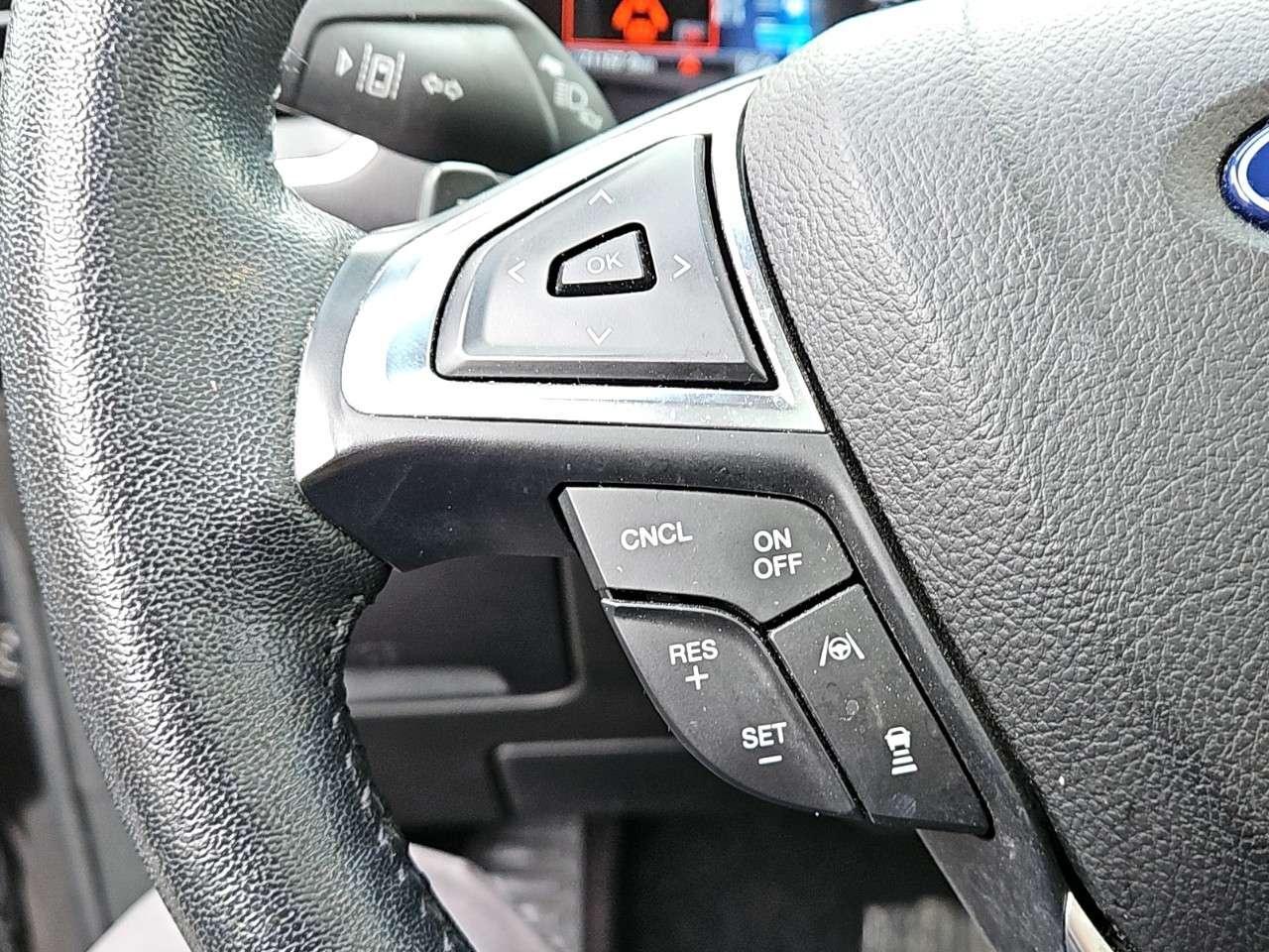 2020 Ford Edge TITANIUM    LOW KM!   MOONROOF    AWD   NAV Photo