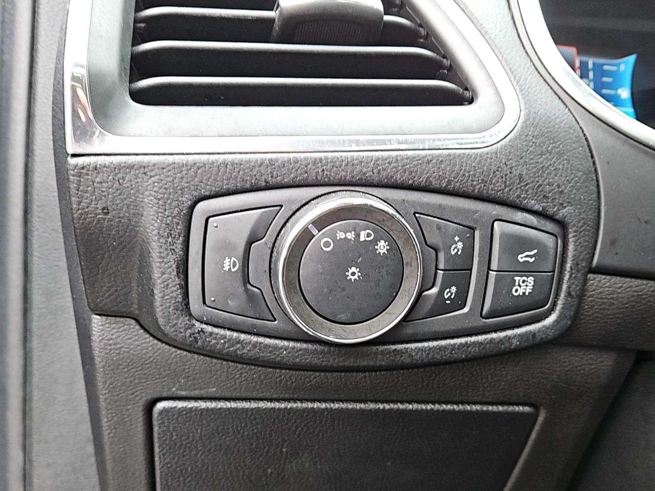 2020 Ford Edge TITANIUM    LOW KM!   MOONROOF    AWD   NAV Photo