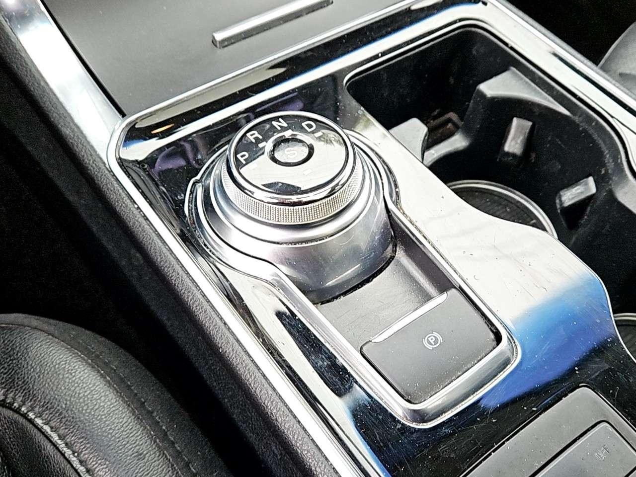 2020 Ford Edge TITANIUM    LOW KM!   MOONROOF    AWD   NAV Photo
