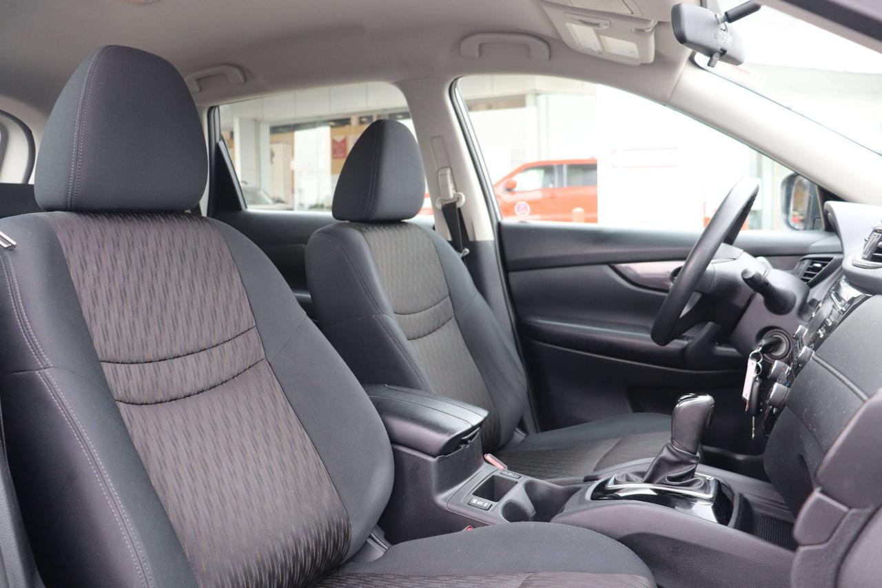 2017 Nissan Rogue S FWD  1 OWNER   NO ACCIDENTS Photo