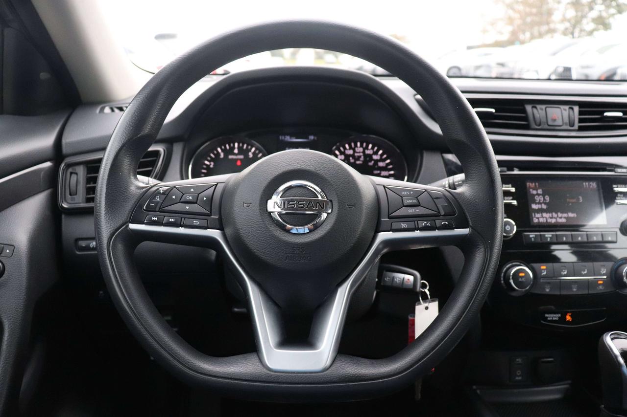 2017 Nissan Rogue S FWD  1 OWNER   NO ACCIDENTS Photo