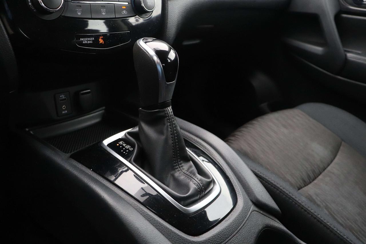 2017 Nissan Rogue S FWD  1 OWNER   NO ACCIDENTS Photo