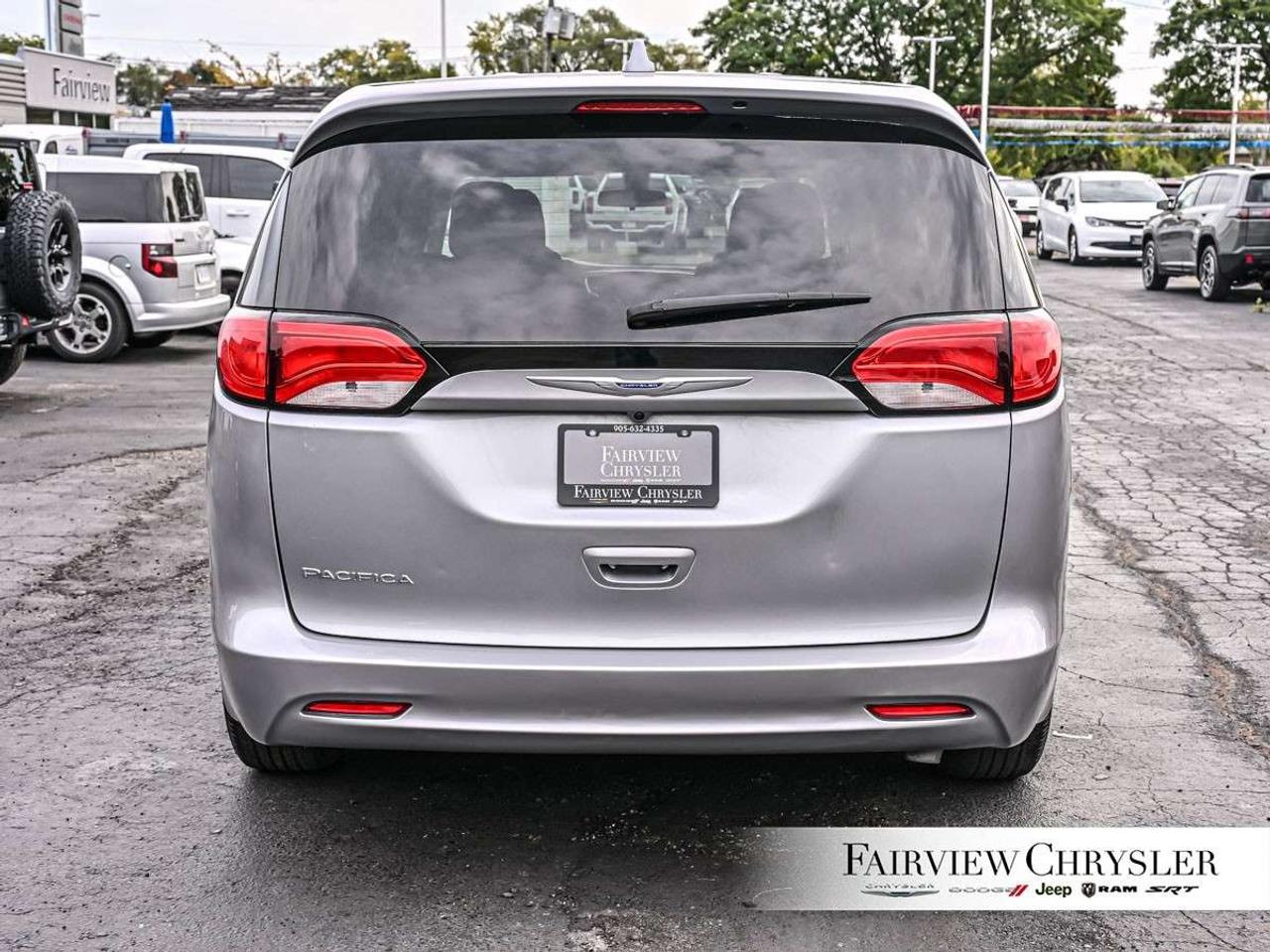 2020 Chrysler Pacifica LX FWD HEATED SEATS   HEATED STEERING WHEEL   REMOTE START   CARPLAY   BLUETOOTH   POWER SEAT Photo