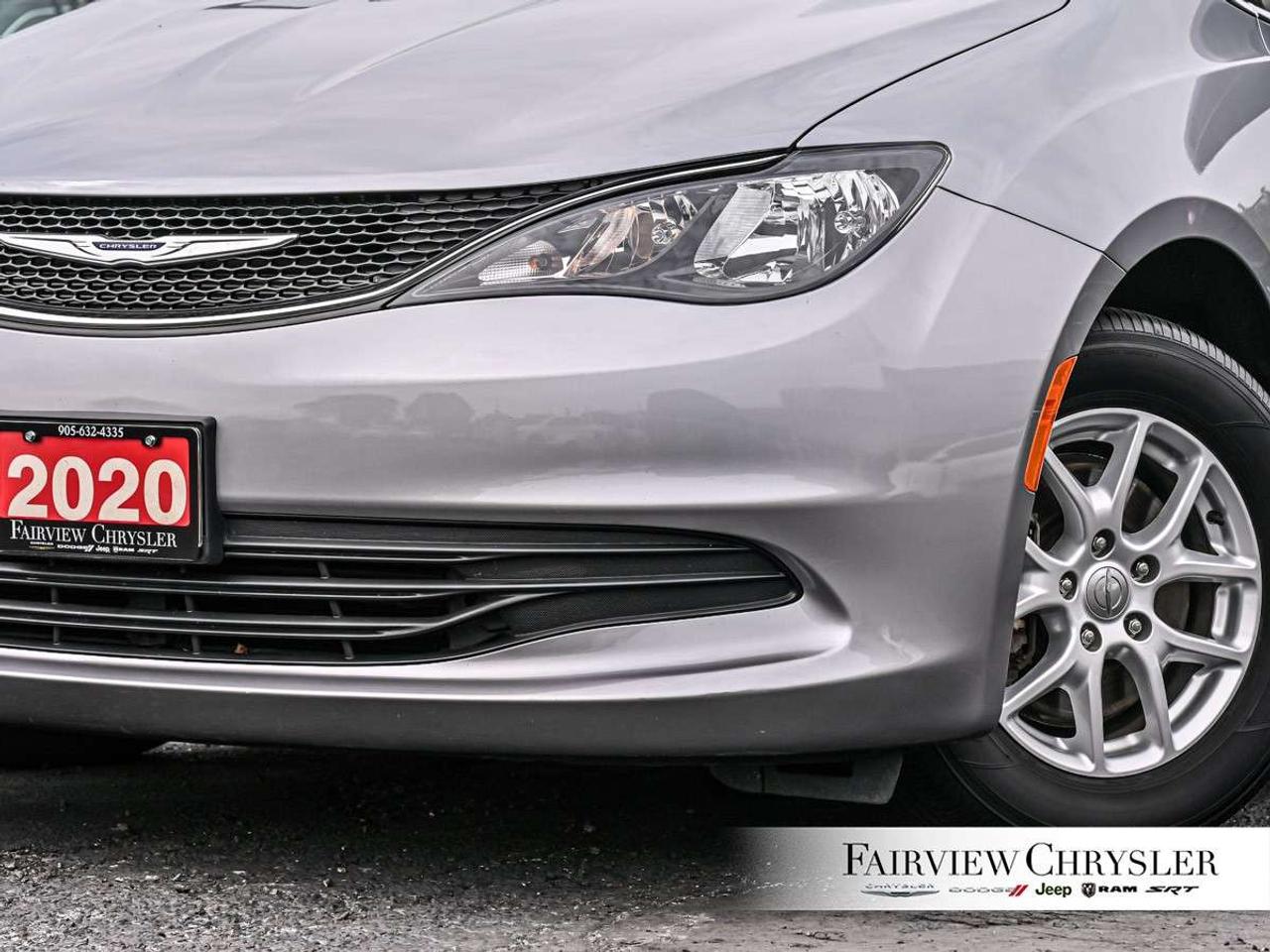 2020 Chrysler Pacifica LX FWD HEATED SEATS   HEATED STEERING WHEEL   REMOTE START   CARPLAY   BLUETOOTH   POWER SEAT Photo
