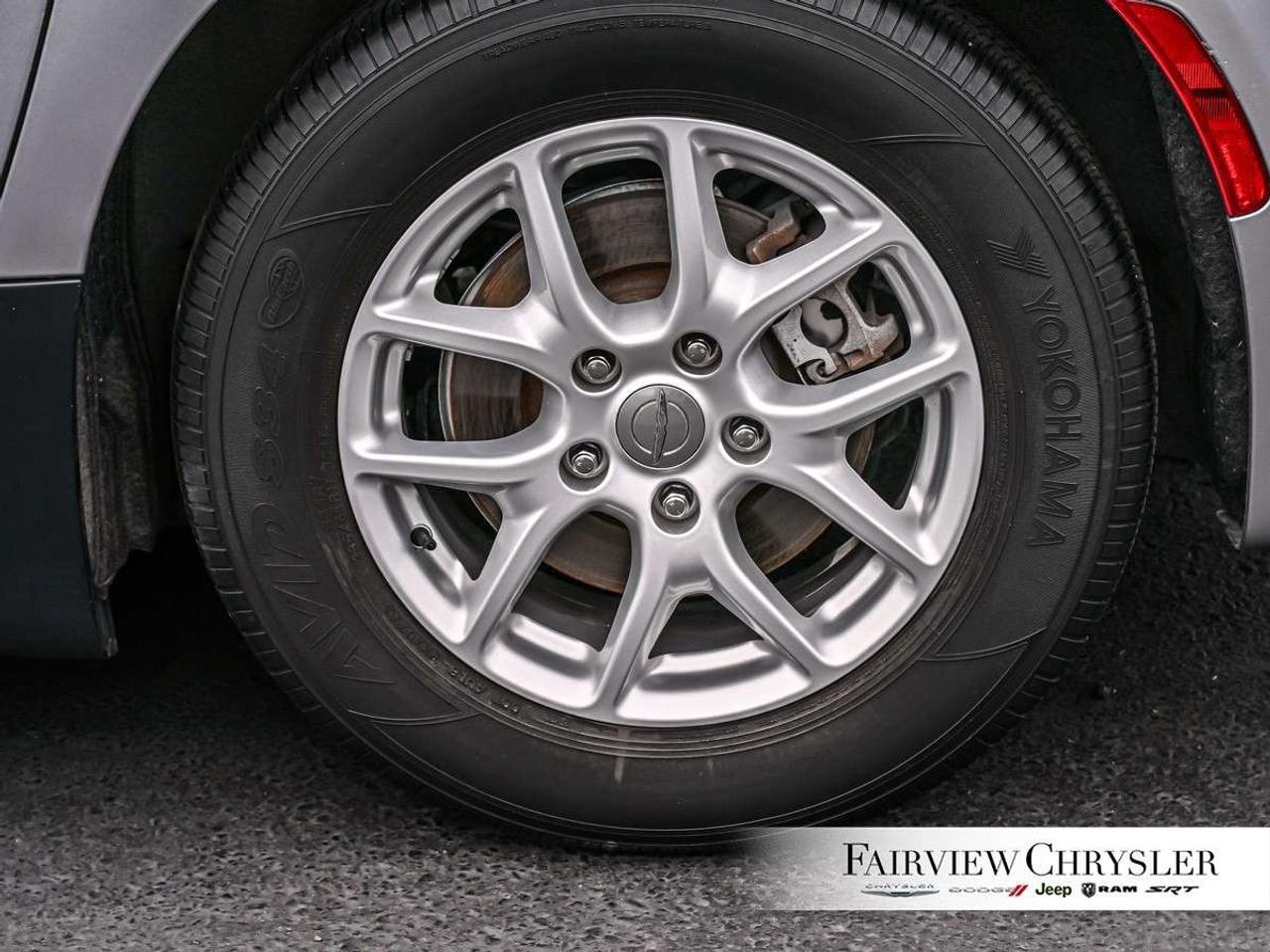 2020 Chrysler Pacifica LX FWD HEATED SEATS   HEATED STEERING WHEEL   REMOTE START   CARPLAY   BLUETOOTH   POWER SEAT Photo