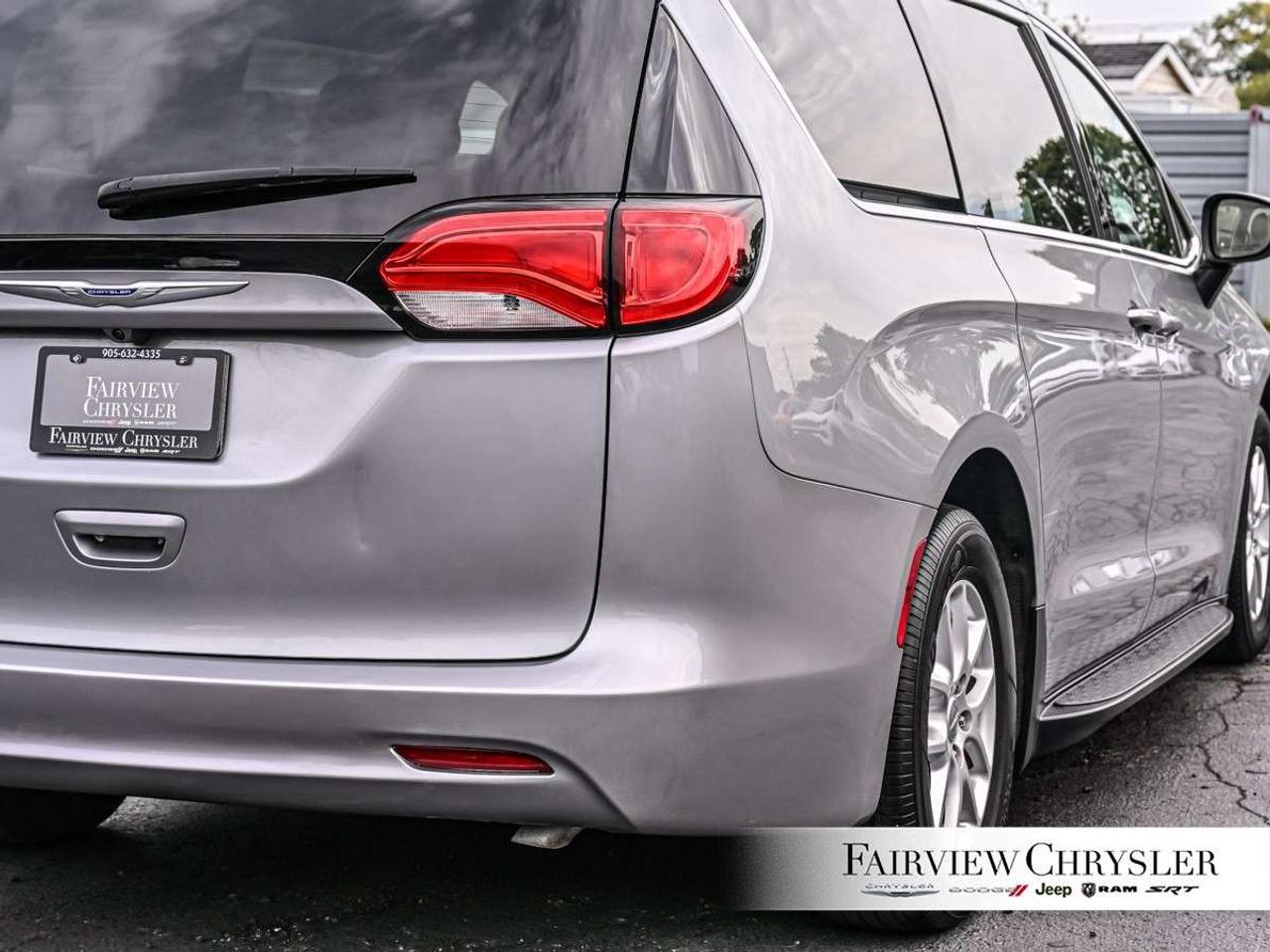 2020 Chrysler Pacifica LX FWD HEATED SEATS   HEATED STEERING WHEEL   REMOTE START   CARPLAY   BLUETOOTH   POWER SEAT Photo