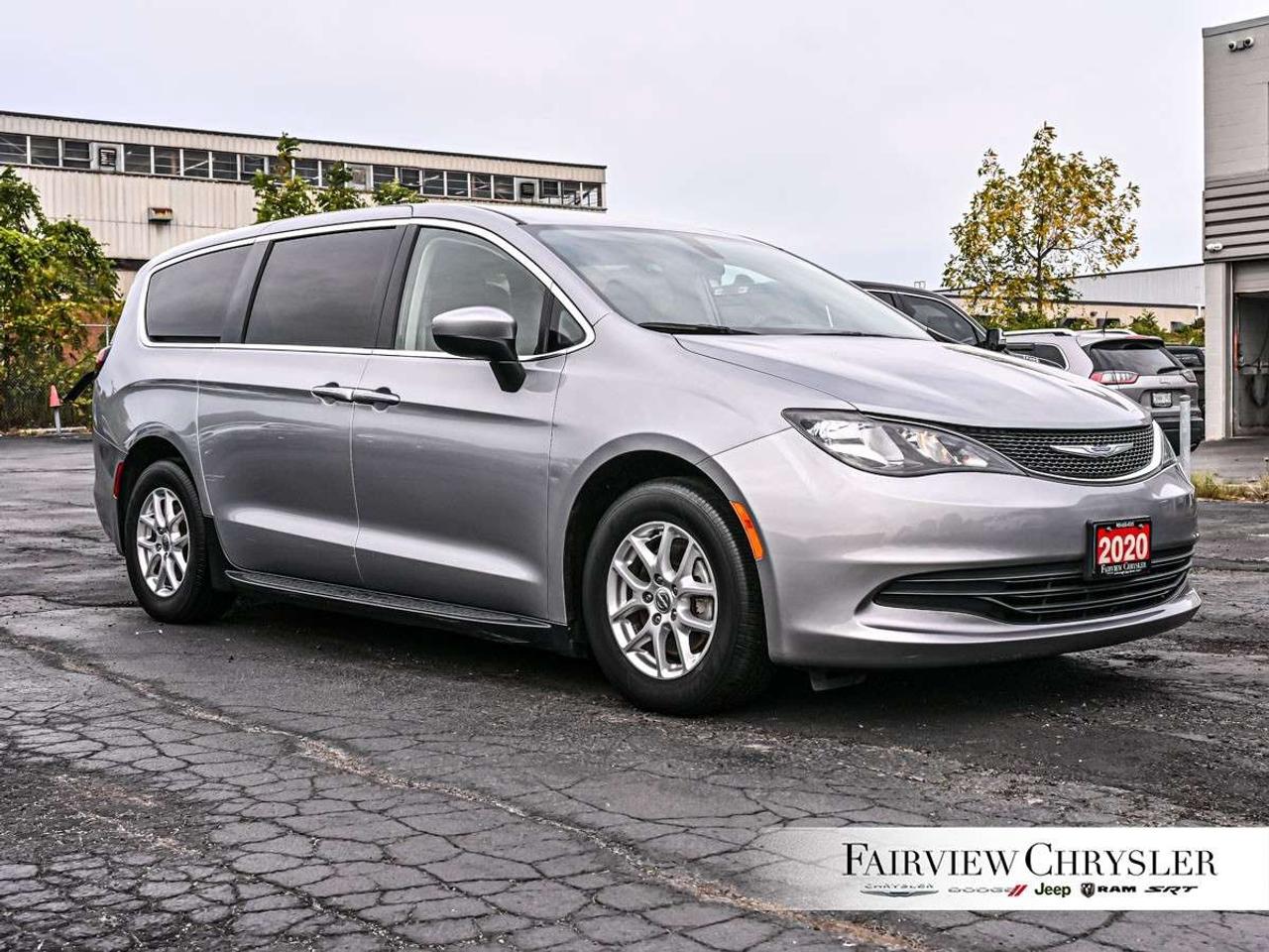 2020 Chrysler Pacifica LX FWD HEATED SEATS   HEATED STEERING WHEEL   REMOTE START   CARPLAY   BLUETOOTH   POWER SEAT Photo